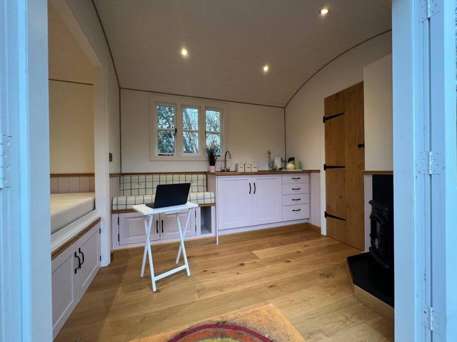 Tranquil Spot Shepherds Hut Cinderford 외부 사진